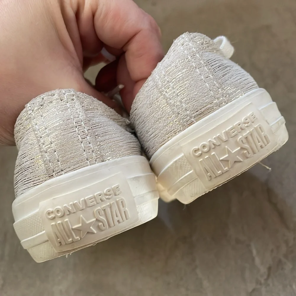 Girls shimmer converse